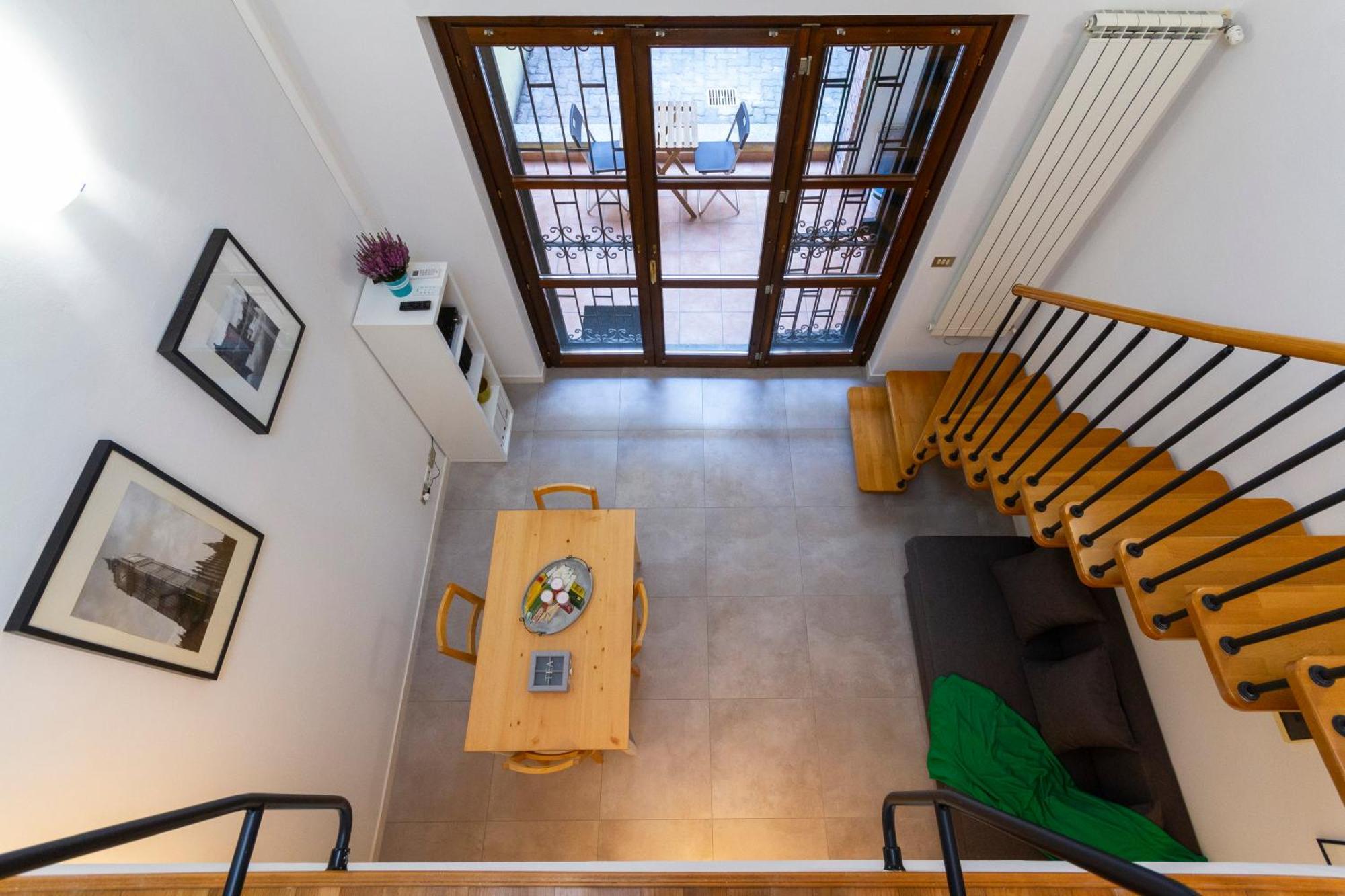 Unforgettable, Loft In The Center