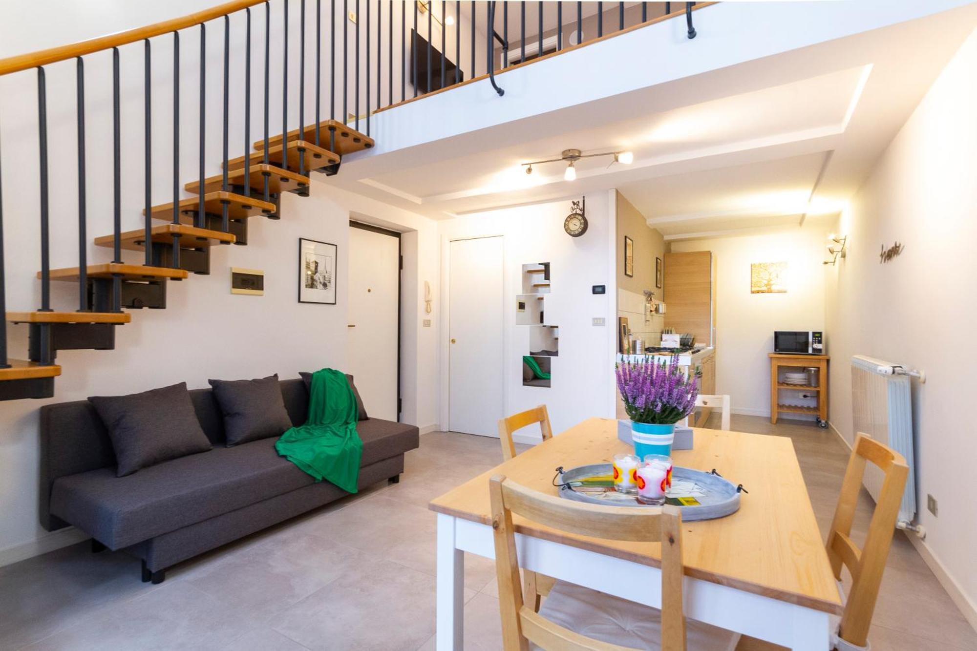 Unforgettable, Loft In The Center Apartment